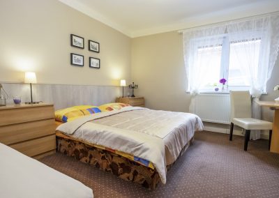 guest-house-three-bed-suite-ubytovanie-penzion-alena-bojnice-trojlozkova-izba-01-4